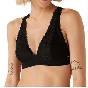Victoria Secret Lace Bralette Size Medium Strappy Back Triangle Cups in excellen